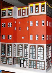 Here is the CMS Pullman Hotel kit assembled according to instructions. Click for bigger photo.